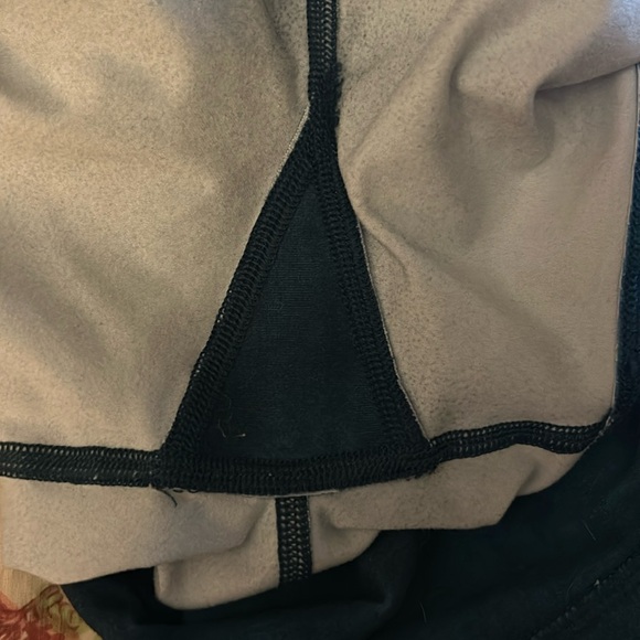 Gilly Hicks GO XS stretchy shorts. - Picture 4 of 5